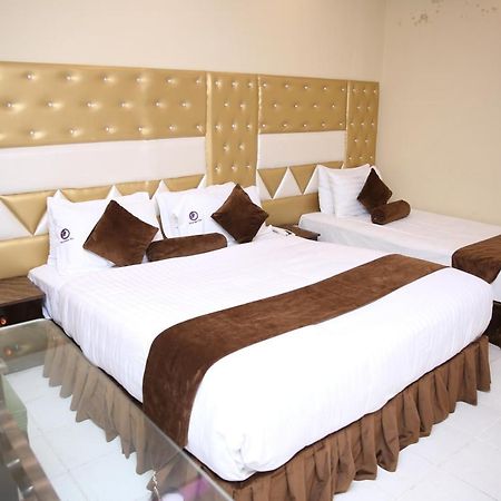 Premier Inn Davis Road ラホール エクステリア 写真
