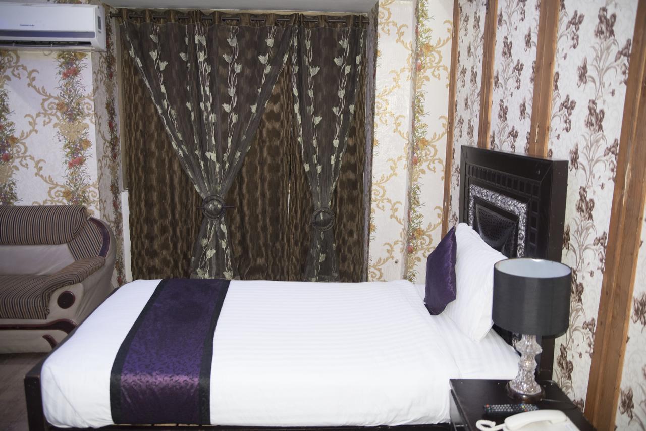 Premier Inn Davis Road ラホール エクステリア 写真