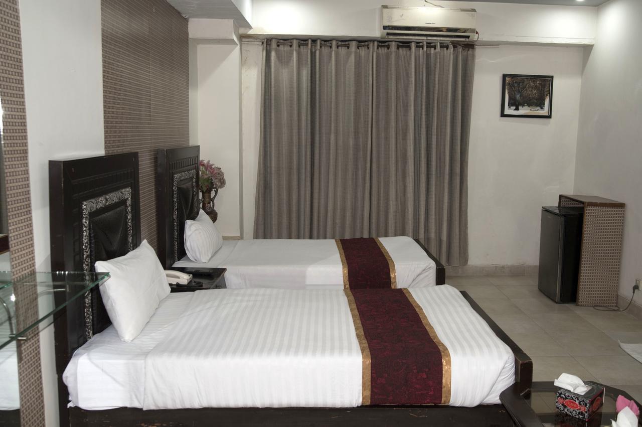 Premier Inn Davis Road ラホール エクステリア 写真