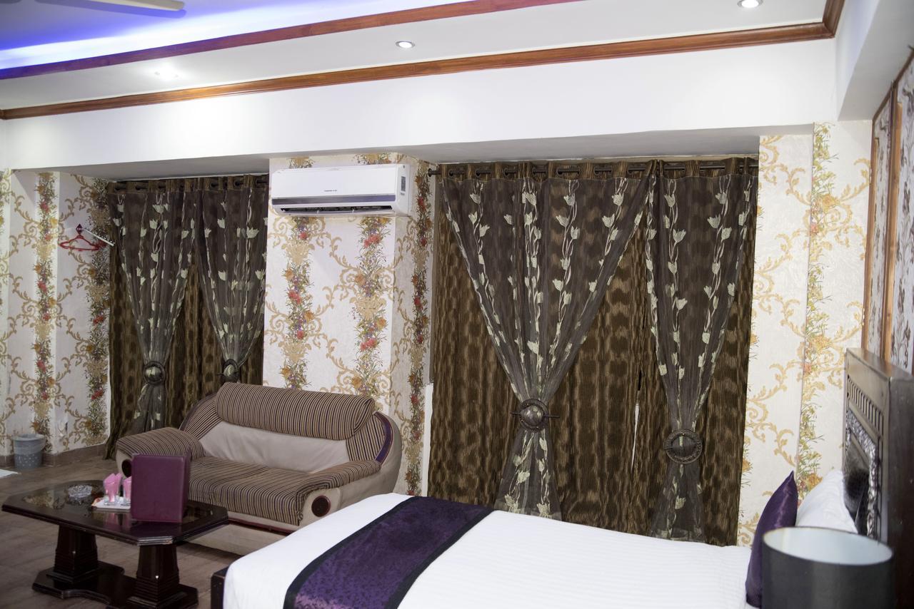 Premier Inn Davis Road ラホール エクステリア 写真