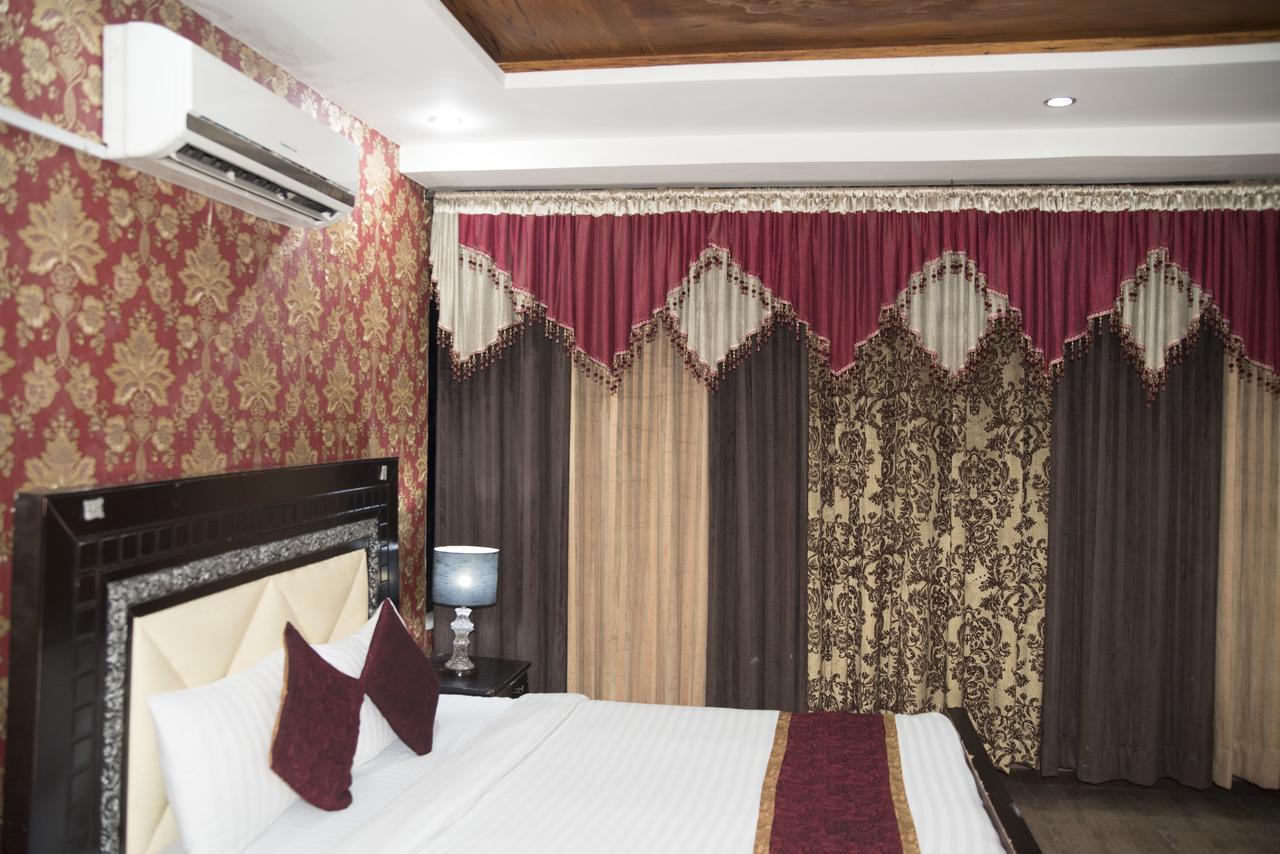 Premier Inn Davis Road ラホール エクステリア 写真