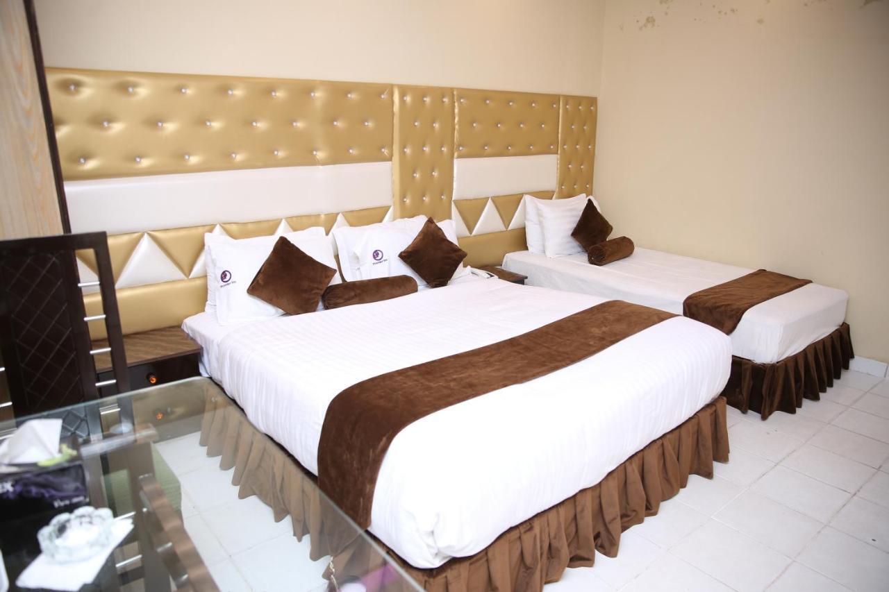 Premier Inn Davis Road ラホール エクステリア 写真