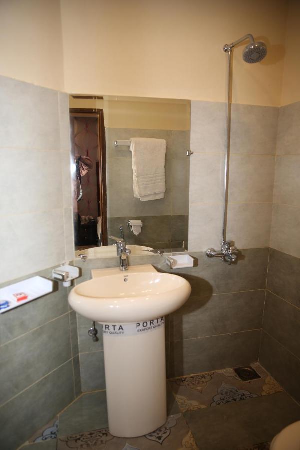 Premier Inn Davis Road ラホール エクステリア 写真